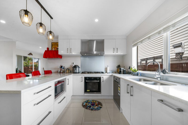 #THEDAY -SPACIOUS FAMILY HOME IN PRIME LOCATION64529583170307113