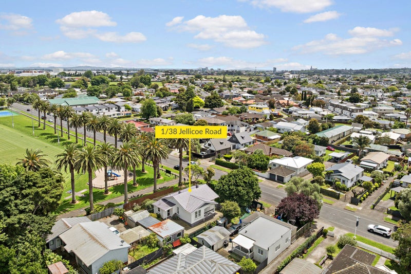 #THEDAY Character Meets Comfort64451841785090110