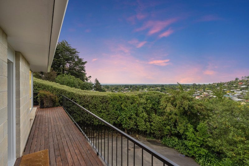 Views, convenience and recreation - all in one!64452028388098111