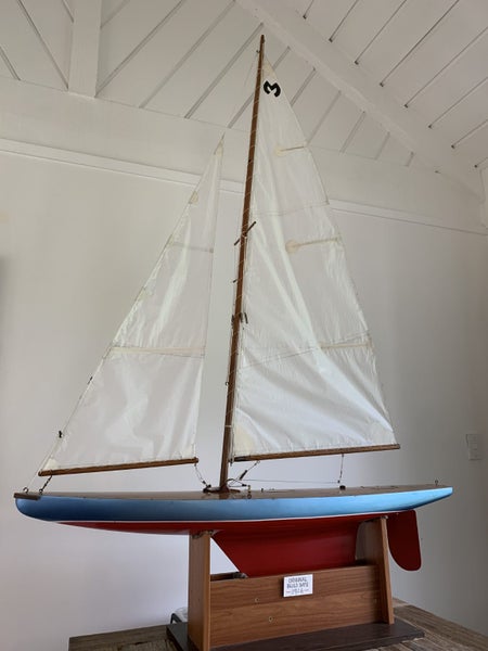 Model Yacht Carousel 1