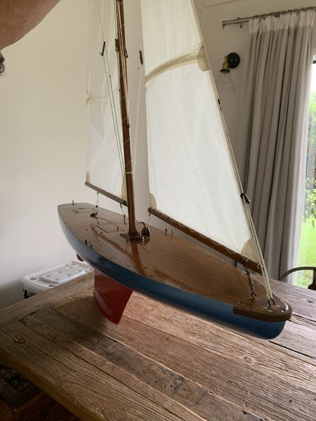 Model Yacht Carousel 7