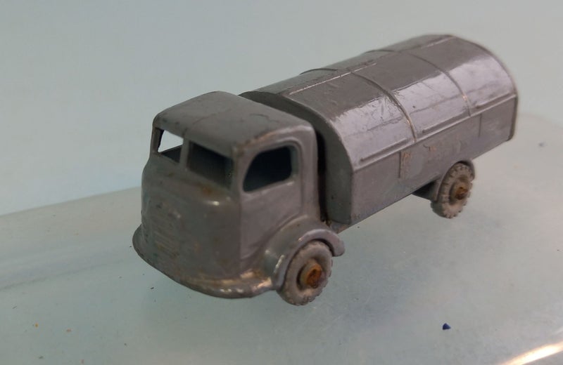 Matchbox 38A Karrier Refuse Wagon Carousel 1