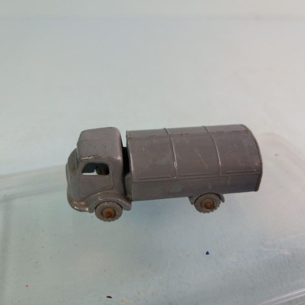 Matchbox 38A Karrier Refuse Wagon Carousel 2