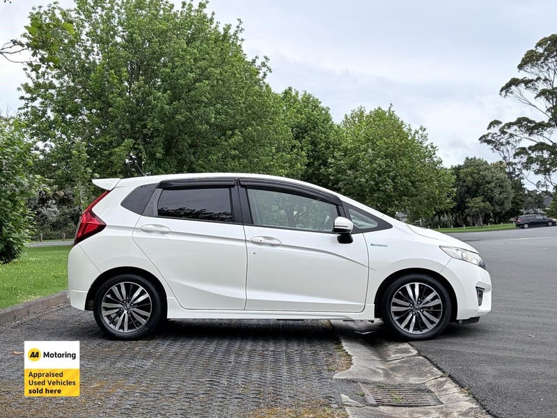 2014 Honda Fit HYBRID S PACKAGE64606590216579112