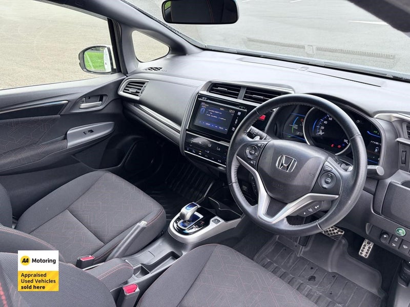 2014 Honda Fit HYBRID S PACKAGE64606590216579114