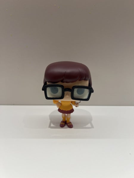 Scooby-Doo Velma Vinyl Figure #151 Funko Pop Carousel 1