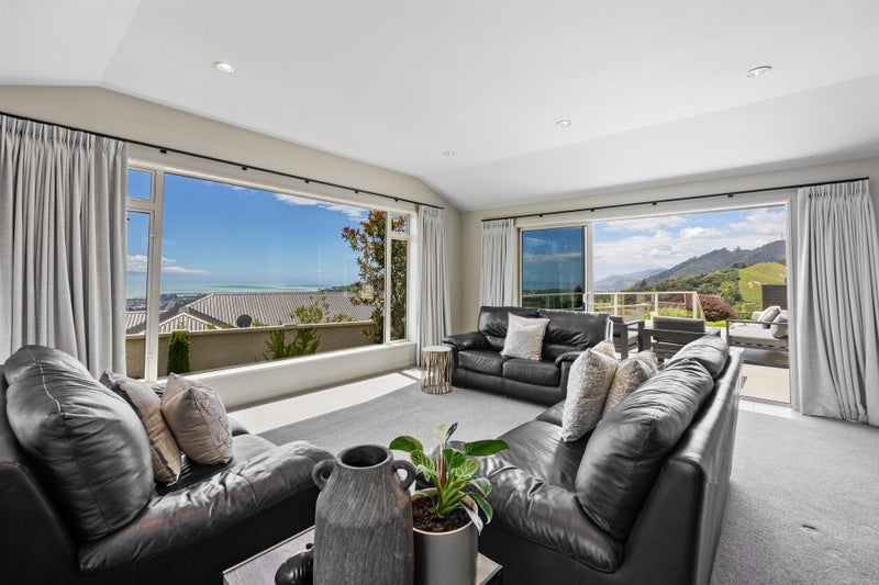 Breathtaking Panoramic Views, Exceptional Living64453523022337113