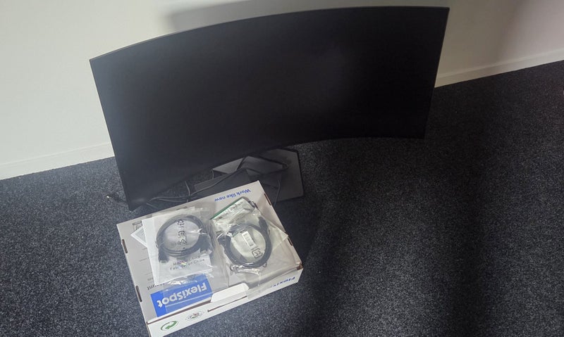 LG UltraGear 39GS95QE-B 39" WQHD 240Hz Curved OLED Ultrawide Gaming Monitor64562873068291111