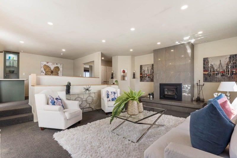 BIG EXPECTATIONS ON A BUDGET?64455610290050113