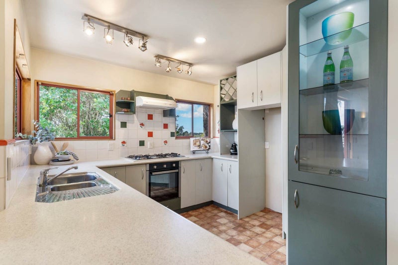 BIG EXPECTATIONS ON A BUDGET?64455610290050114