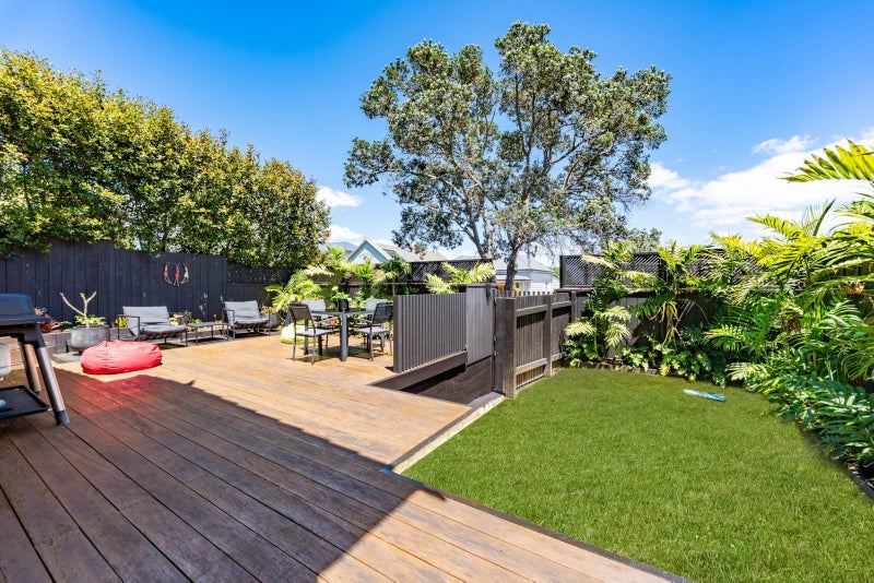 Ultimate Devonport Lifestyle!64455610346369112