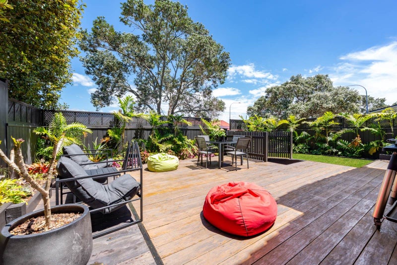 Ultimate Devonport Lifestyle!64455610346369113