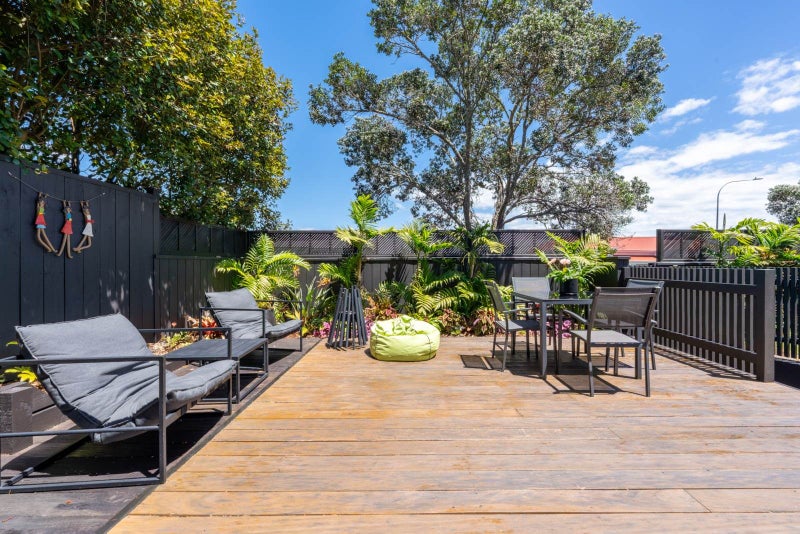 Ultimate Devonport Lifestyle!64455610346369114