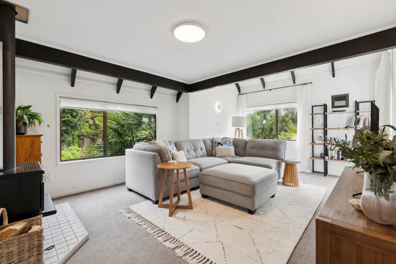 Dream Starter in Prime Shelly Park!64455610382850114