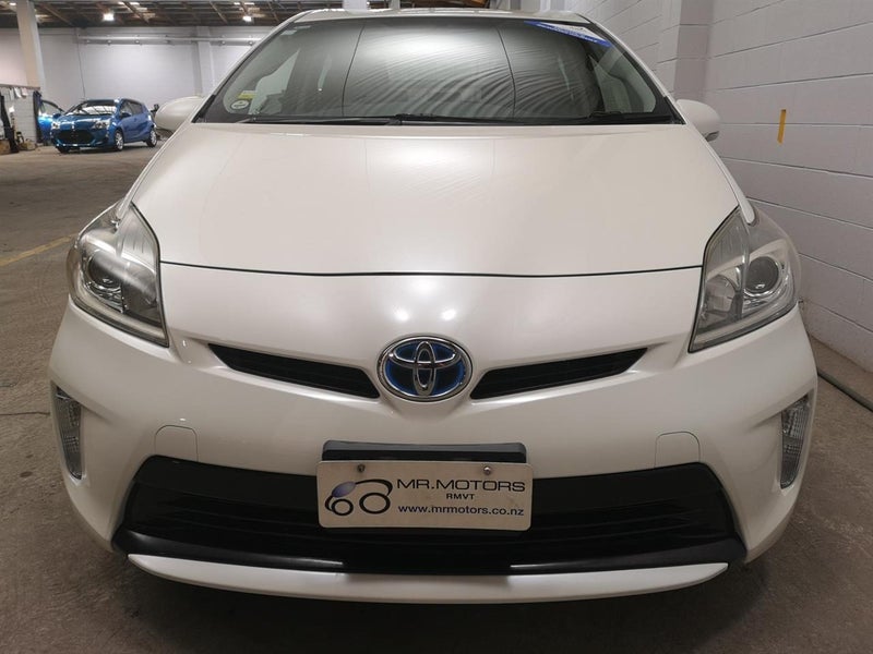 2014 Toyota Prius 1.8S Model with reversing cam...64611634568963113