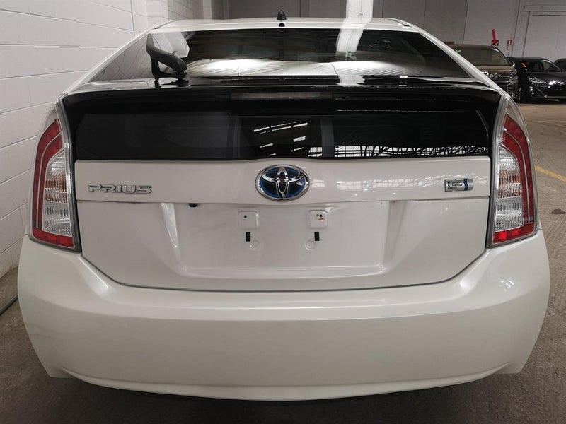 2014 Toyota Prius 1.8S Model with reversing cam...64611634568963114