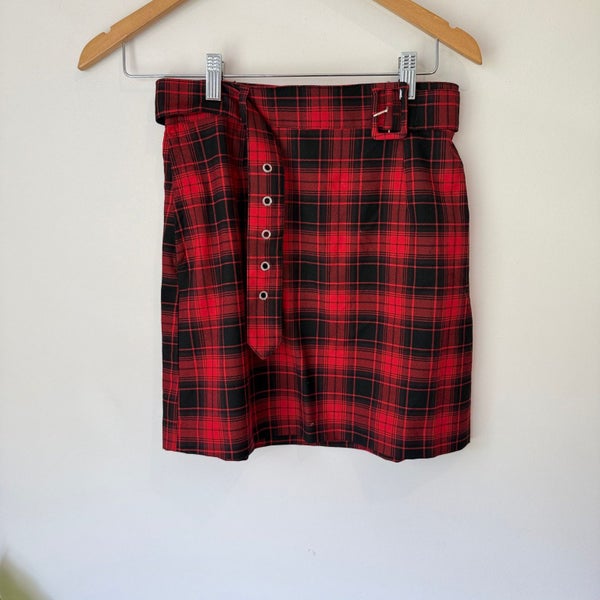 H&M Divided Size 8 Red & Black Plaid Skirt Carousel 1