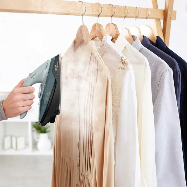 Tefal Freemove Power Steam Iron FV6673 Carousel 3