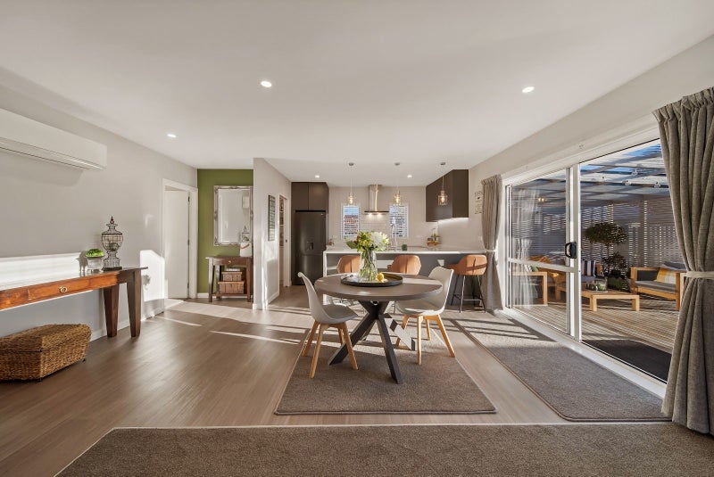 Elegant and Polished!64458415437186112