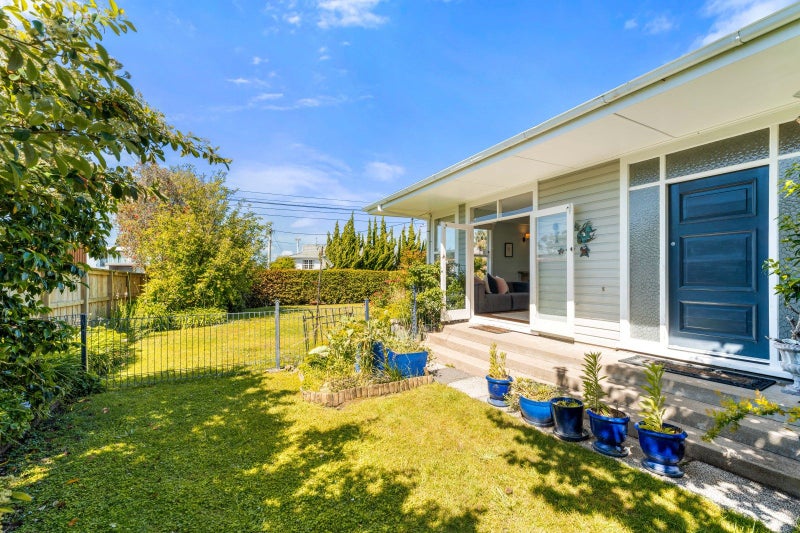 1950s Gem on Seacliffe64458415422338114