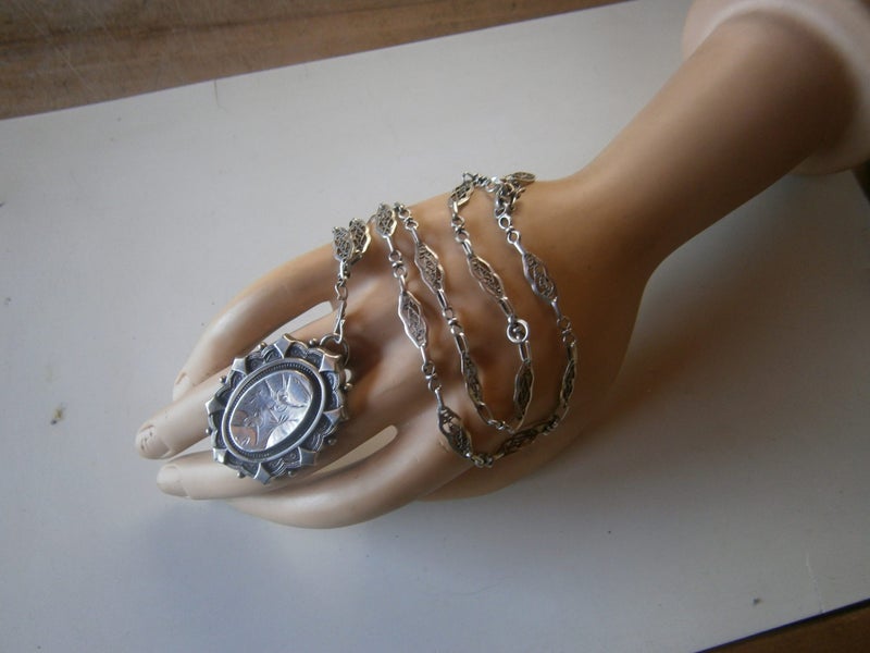 VTG STG.SILVER.FANCY LINK CHAIN WITH ANTQ ORNATE PENDANT Carousel 2