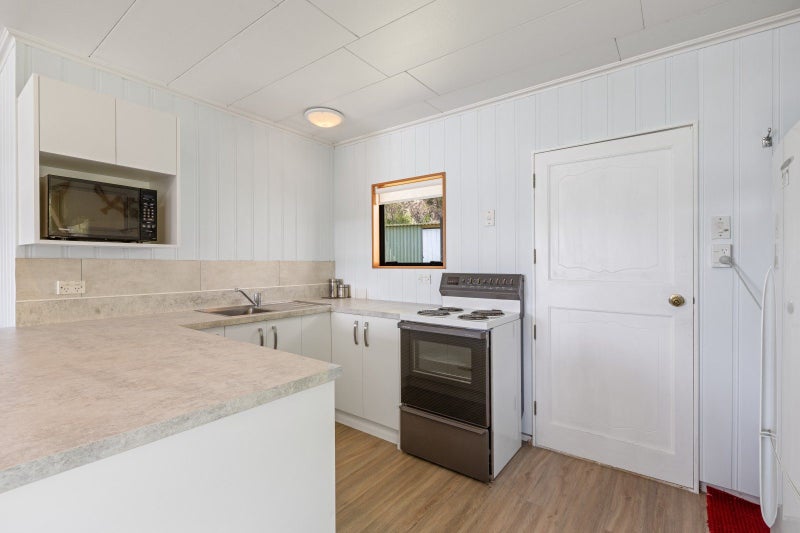 Affordable Kiwiana bach - ready for you to move in64458516916099113