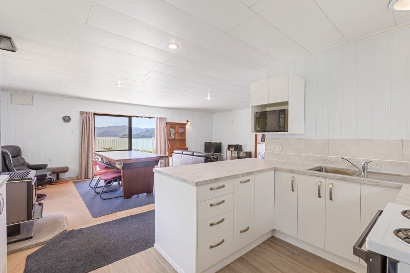 Affordable Kiwiana bach - ready for you to move in64458516916099114