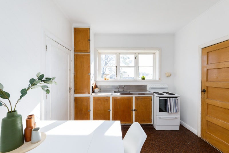 West End, 3 bedrooms64458516976002111