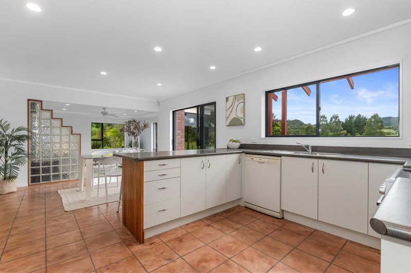 Sensationally Spacious!64459400630145112