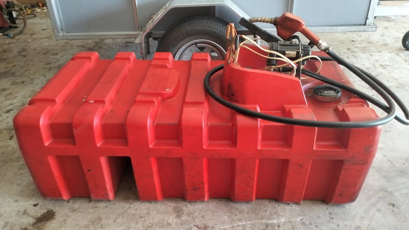 Diesal tote tank 400ltr Carousel 6