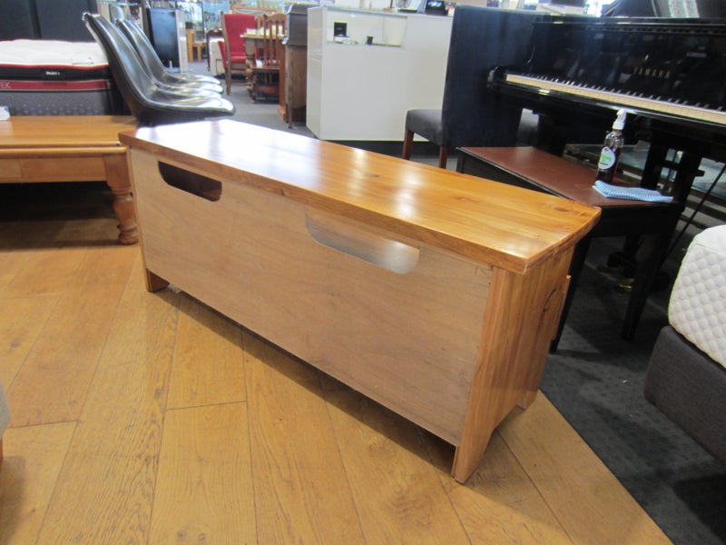 Sorenmobler 'Akaroa' Rimu Entertainment Unit Carousel 12