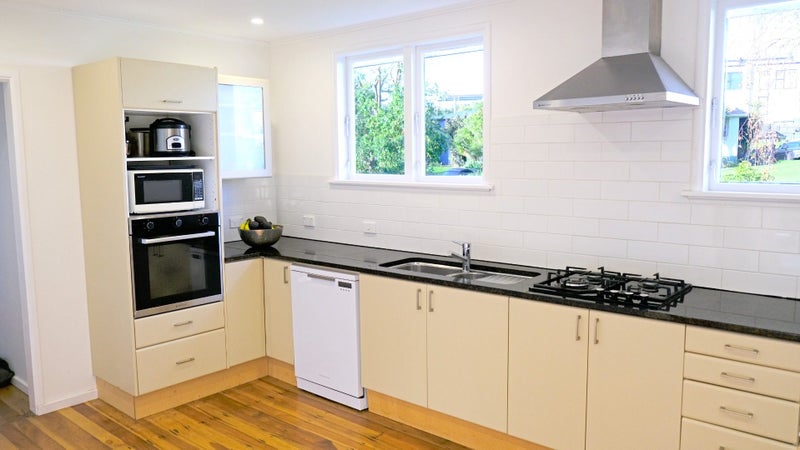 Glen Innes, 3 bedrooms64459101502082112