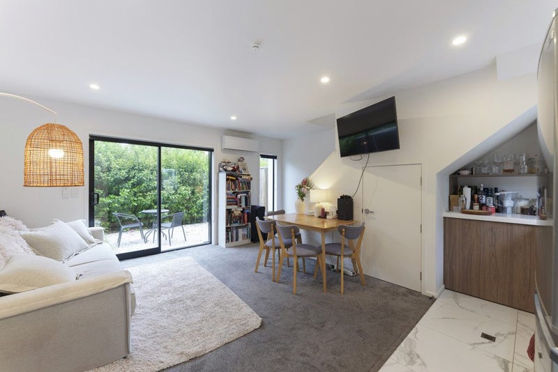 1 bedroom home run!64459400703746111