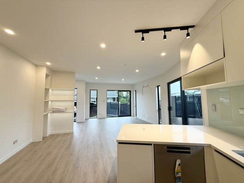 Papakura, 3 bedrooms64459505795842110