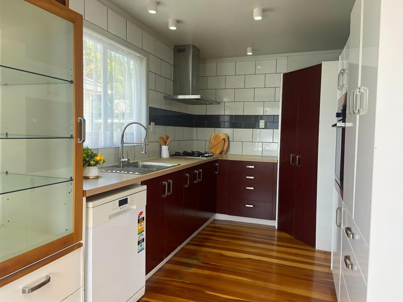 Wainuiomata, 3 bedrooms64459580475649112