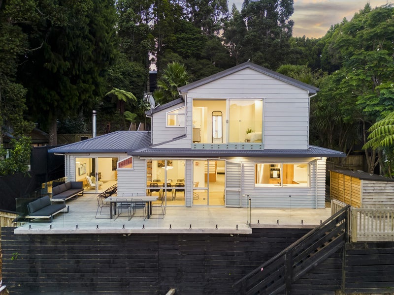 Serene Treetop Views64459595026691110