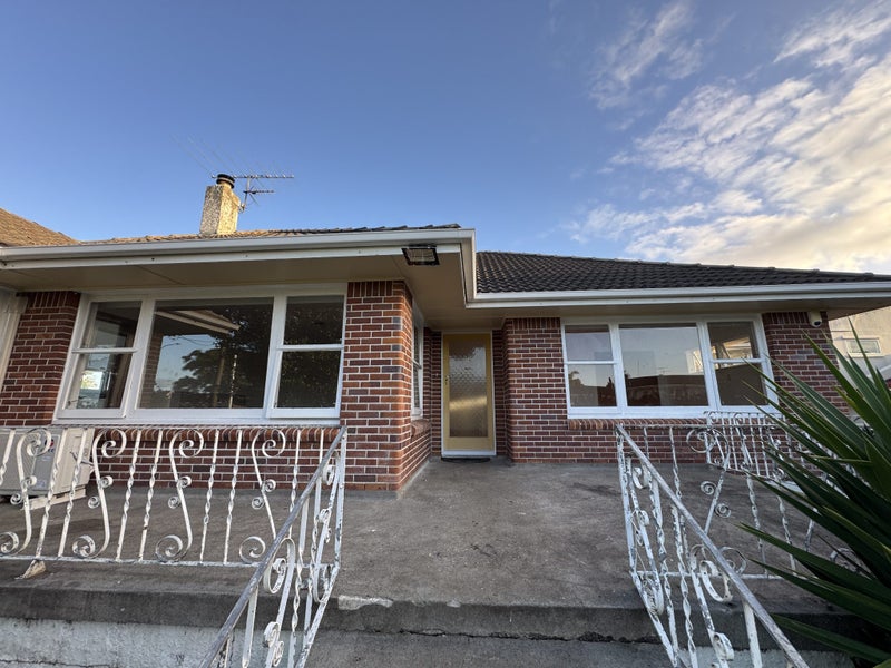 Papakura, 5 bedrooms64459703958785111