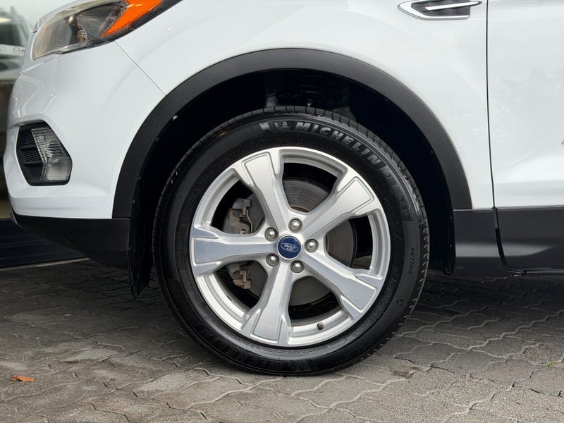 2017 Ford Escape TREND 4WD 2.0PTR 4X464614811608451112