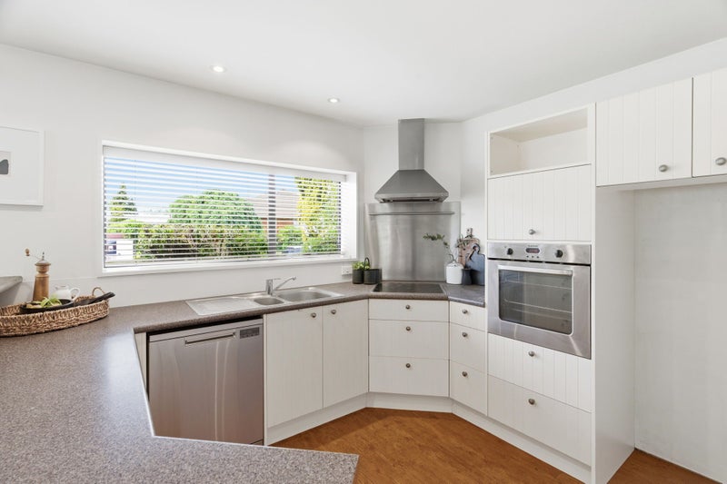 Spacious Living in Burnside's Education Zone64460672130305112