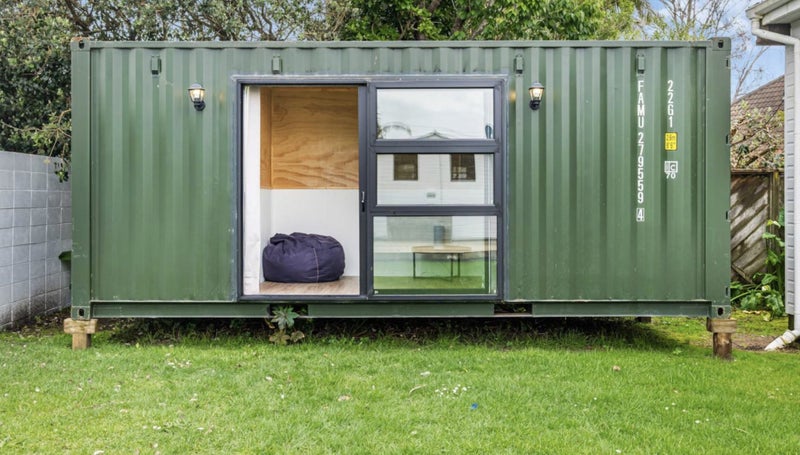 20ft Container SLEEP OUT including BATHROOM - FREE DELIVERY IN AKL64459920002306110