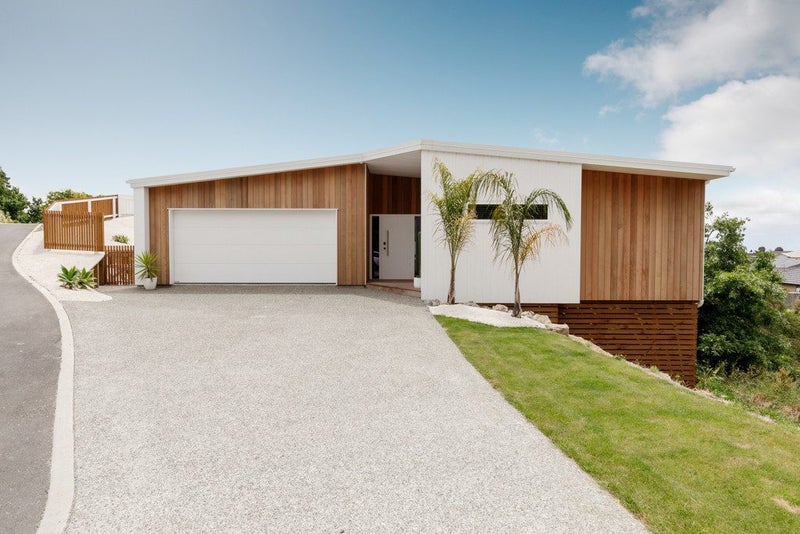 Beautifully Crafted. Effortlessly Lived In.64460002669825110