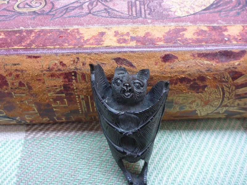 Stunning Carved Animal Horn Bat Awesome Detail Carousel 2