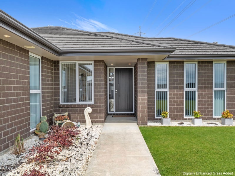 The Summerhill Lifestyle You’ve Been Waiting For64460098109442114