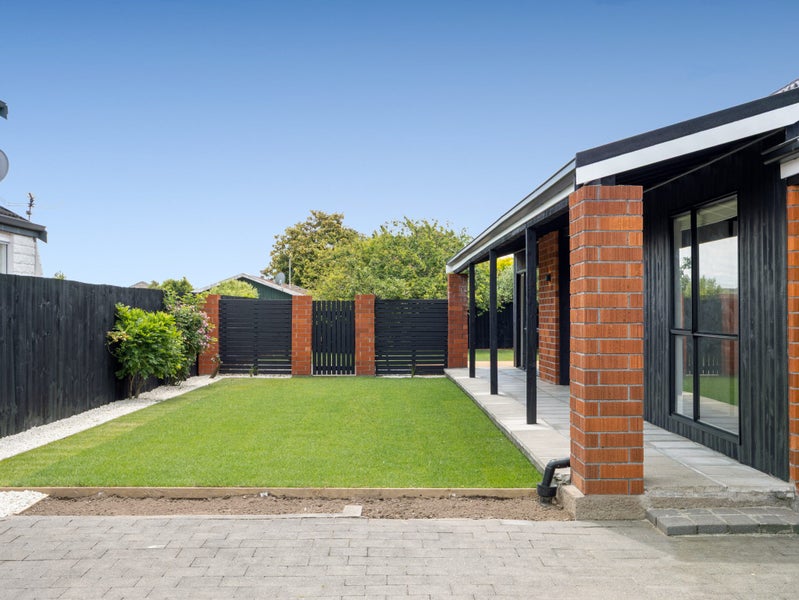 Renovated and Ready - Move In Before Christmas!64460207343363111