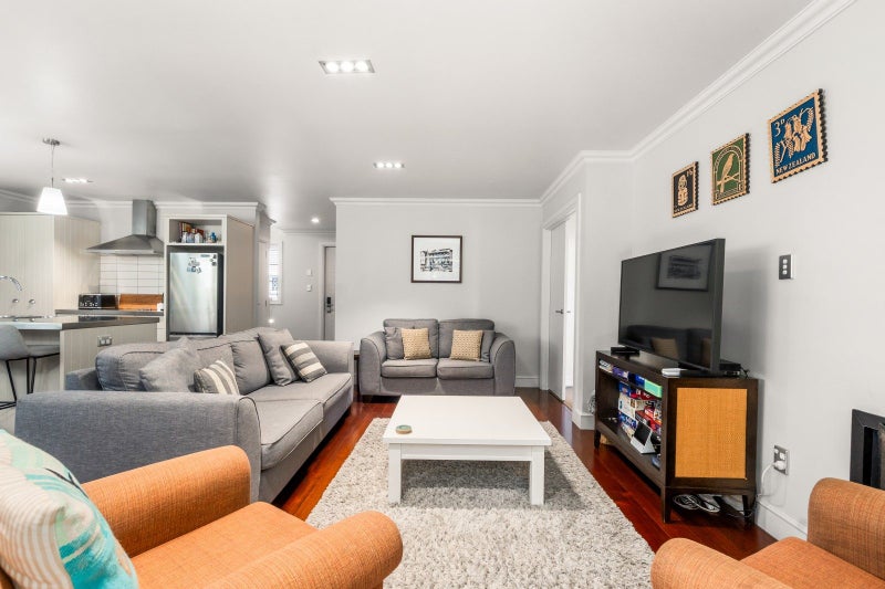 Charming cottage in central Russell64460098224515112