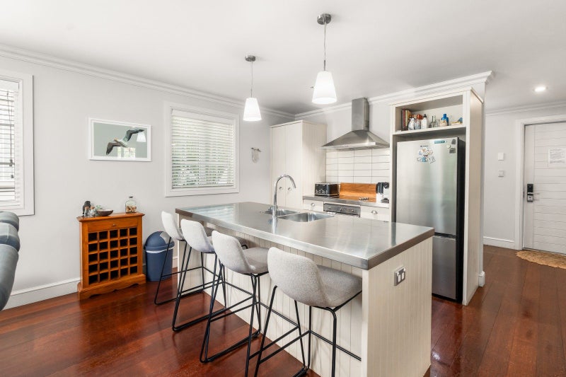 Charming cottage in central Russell64460098224515114