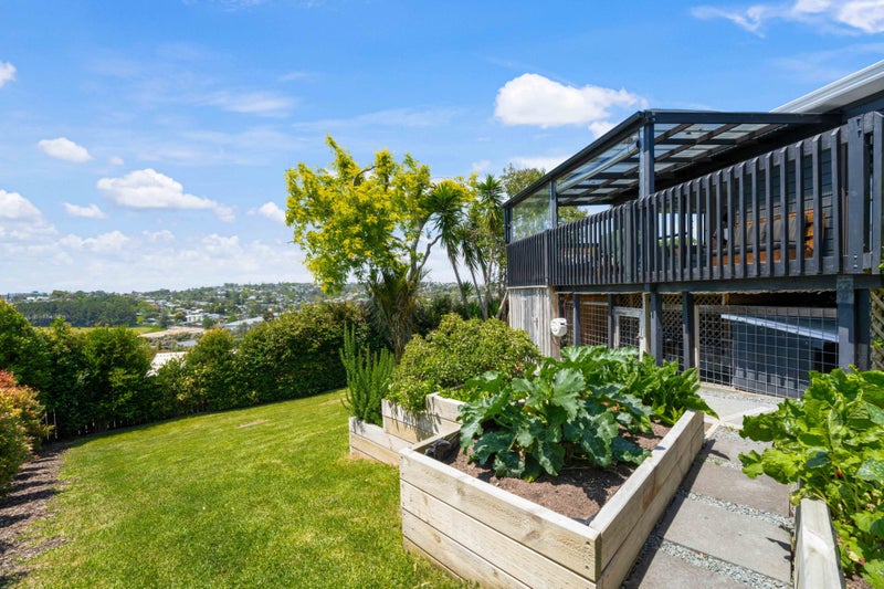 Sensational Cedar Bayview Beauty!64460303183107113