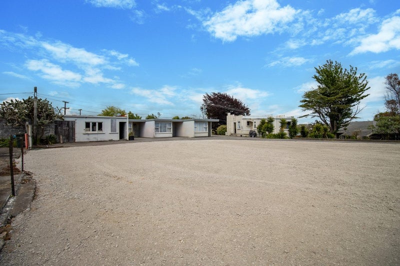 CASH-FLOW + DEVELOPMENT UPSIDE64460302952579112