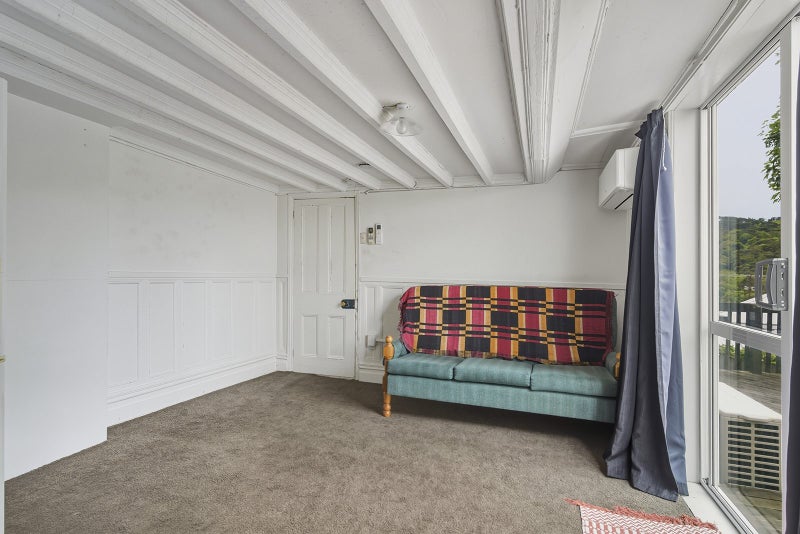 Prime Campus location with potential to add value64460302969347114