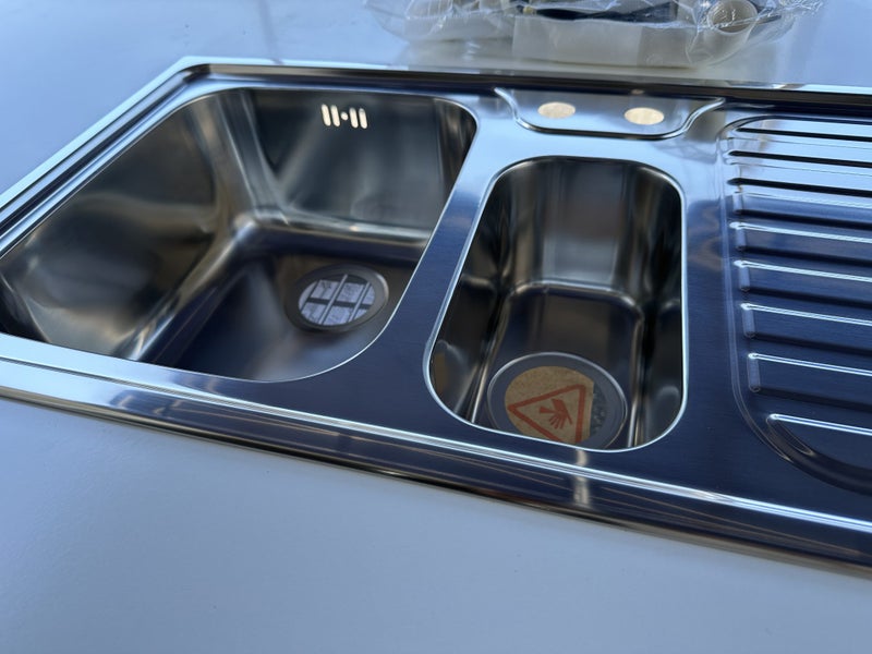 Rodi Hera Sink - Ex Franklins Bathrooms Carousel 2